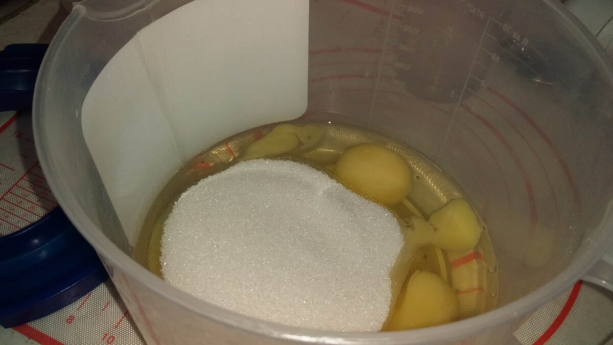 яйца с песком сахарным