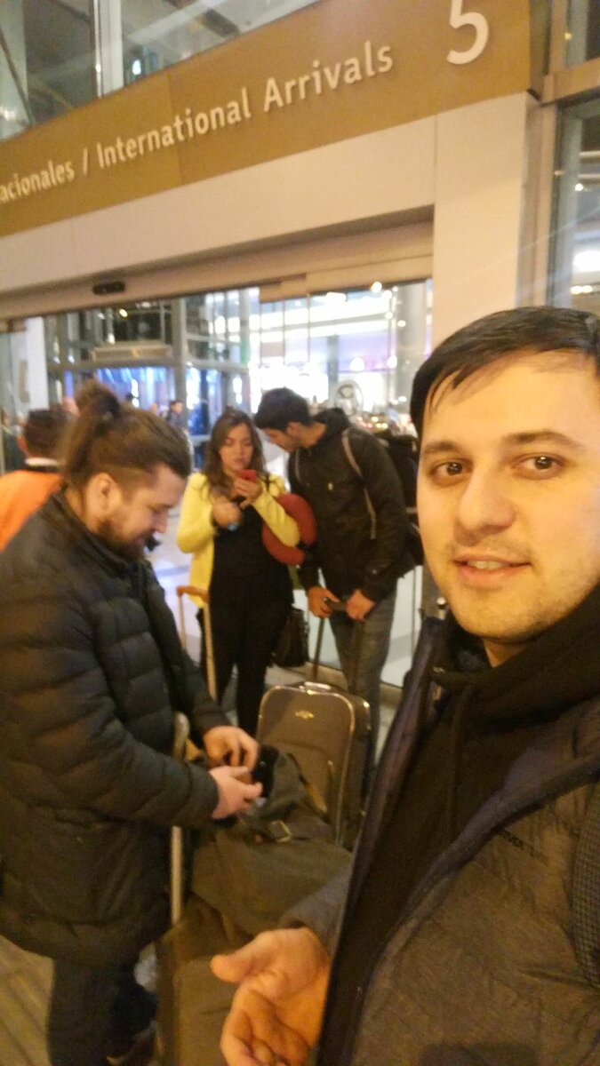 Аэропорт Интернасьональ Эль Дорадо, Богота. 
п.с фотоотчёт для жены, что долетел живым-здоровым :) 