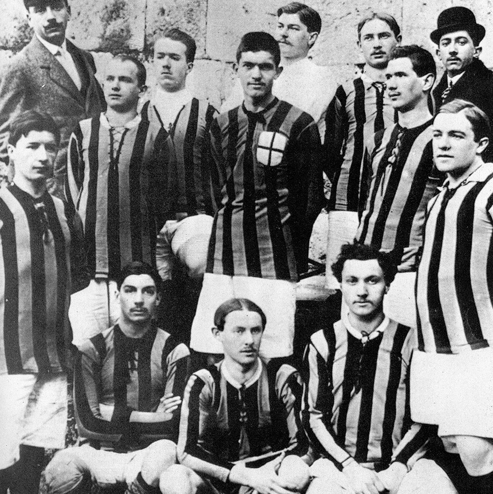 Состав Интера 1910 года. Источник: https://www.wikiwand.com/it/Football_Club_Internazionale_1909-1910