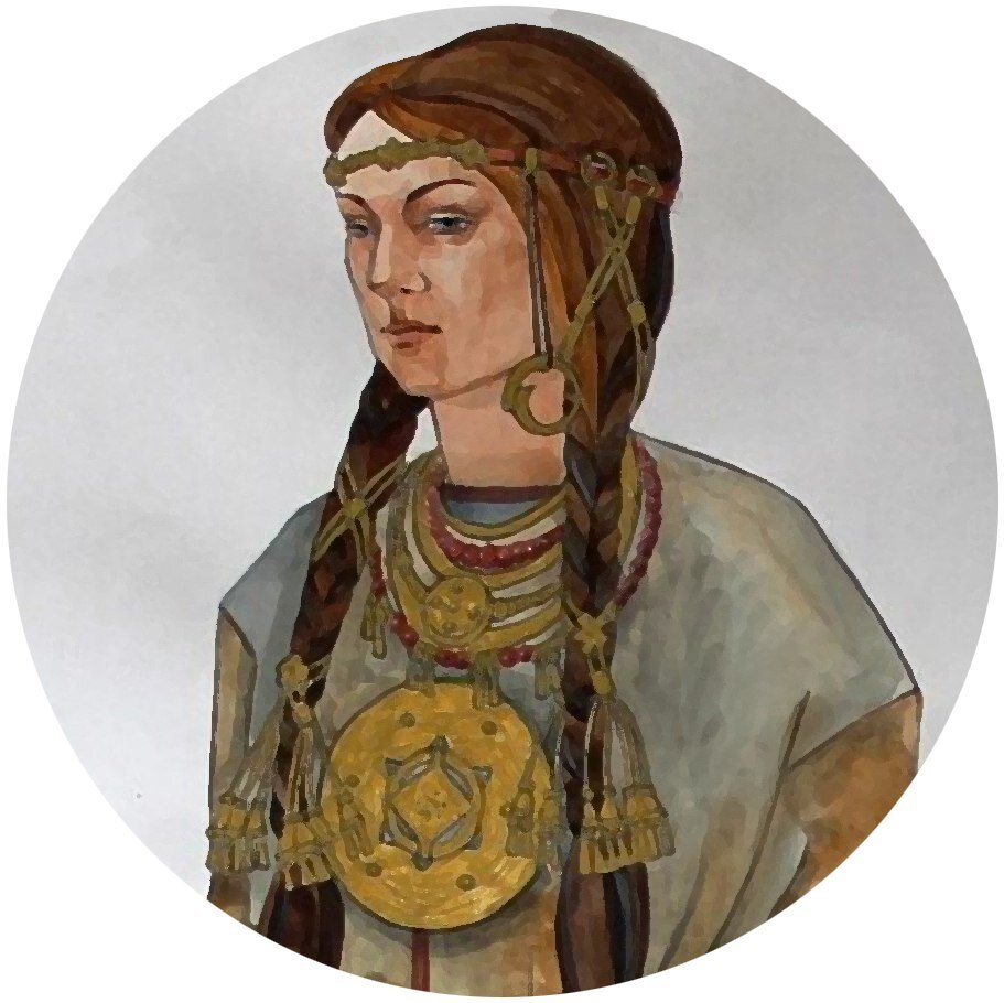 Женщина племени с украшениями