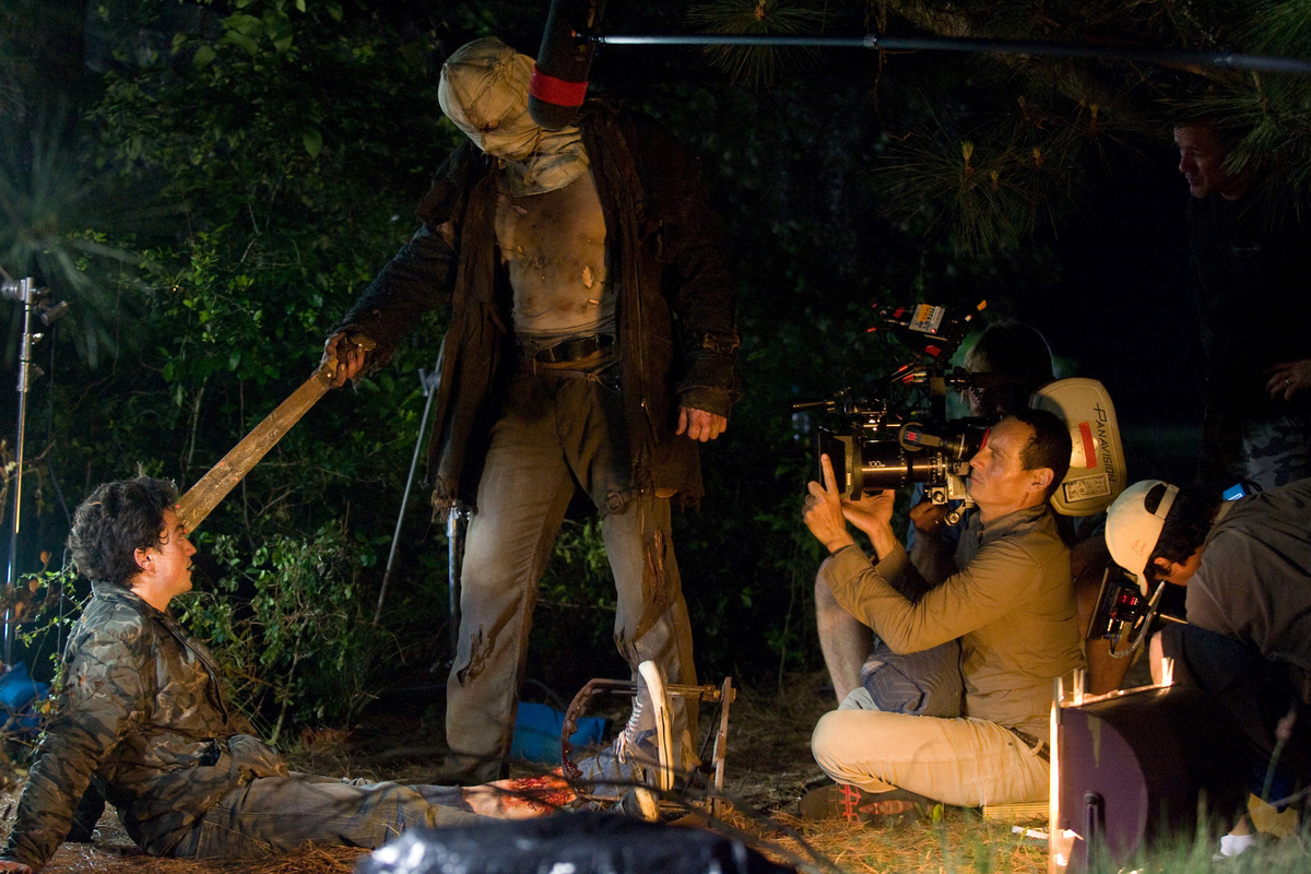 Маккензи грэй искатели могил. Искатели могил (grave encounters) 2012. Лукас джейд зуманн синистер 2. Лукас джейд зуманн синистер 2. Снимаем хоррор.