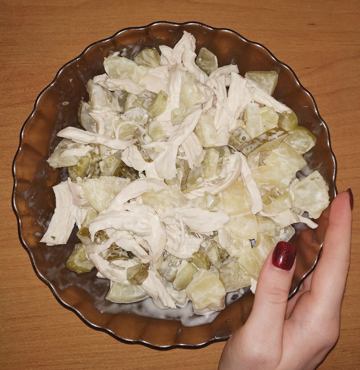 Салат с ананасами, огурцами, курицей и майонезом! Удивит всех!