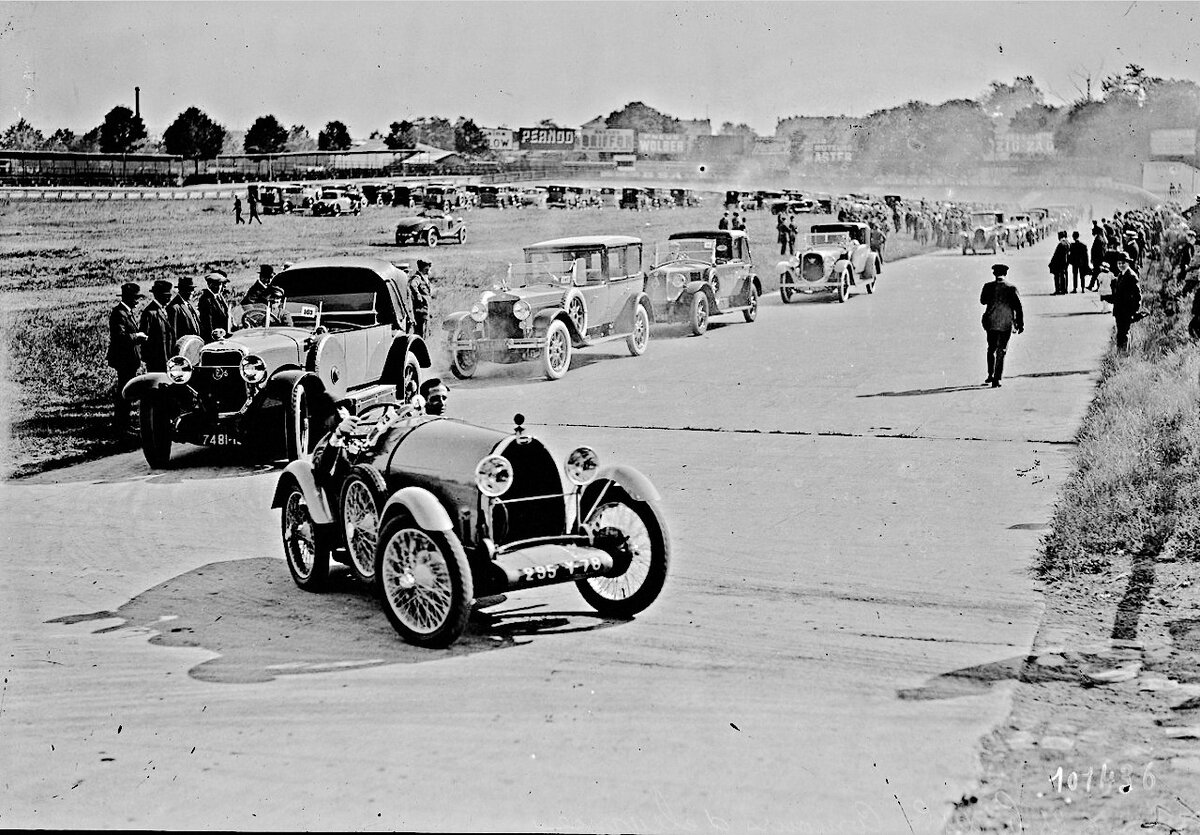 Игра в поло на автомобилях, 1910 год.