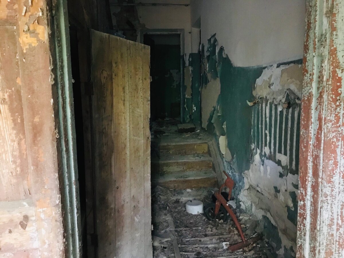 Заброшенный дом в Чернобыльской зоне