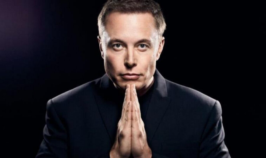 Илон Маск —  главный директор компании Tesla.