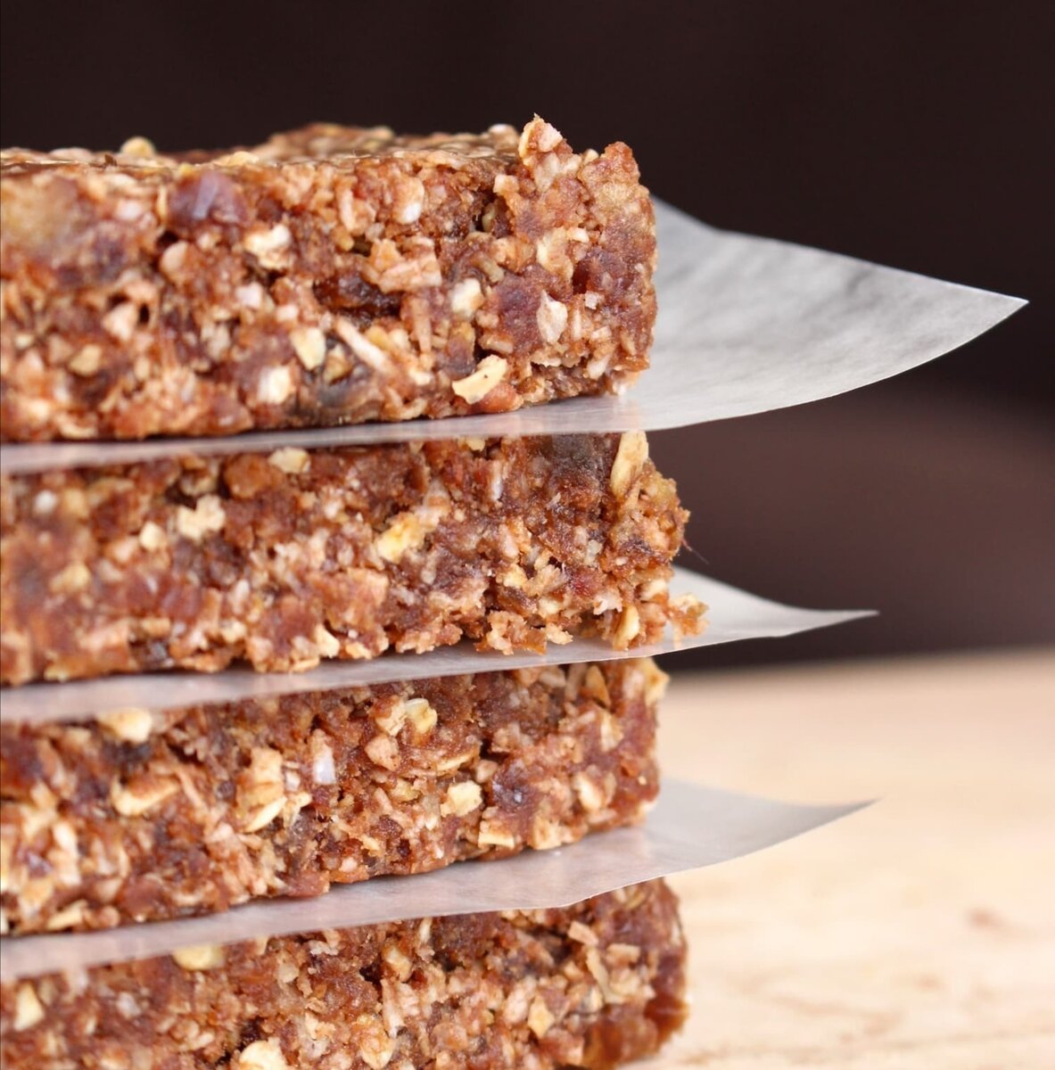 Батончики из хлопьев. Granola Bar мюсли. Батончики мюсли Muesli. Энергетический батончик мюсли. Овсяные батончики.