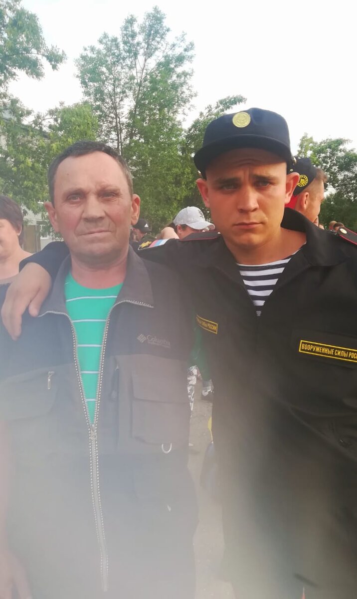 Проводы брата в армию. Отец и сын