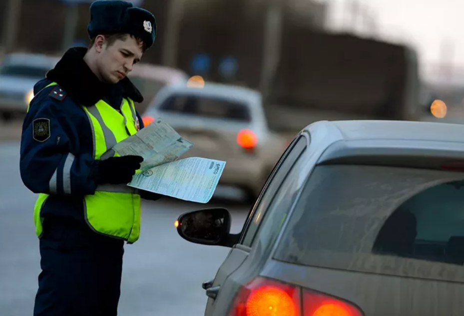 Обязанности инспекторов ГИБДД при остановке машин в 2021 году