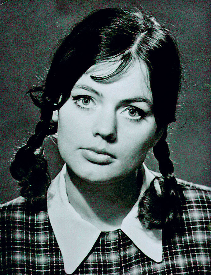 Мирдза Мартинсоне в юности.Фото Яндекс.Картинки.