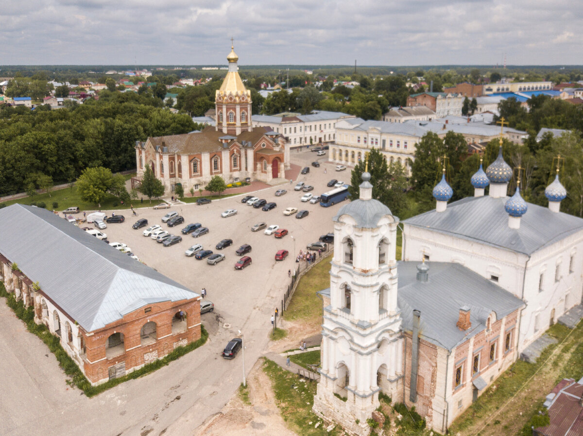 Вид на центральную часть города Касимов: корпус торговых рядов, Успенская церковь, Вознесенский собор, фото автора