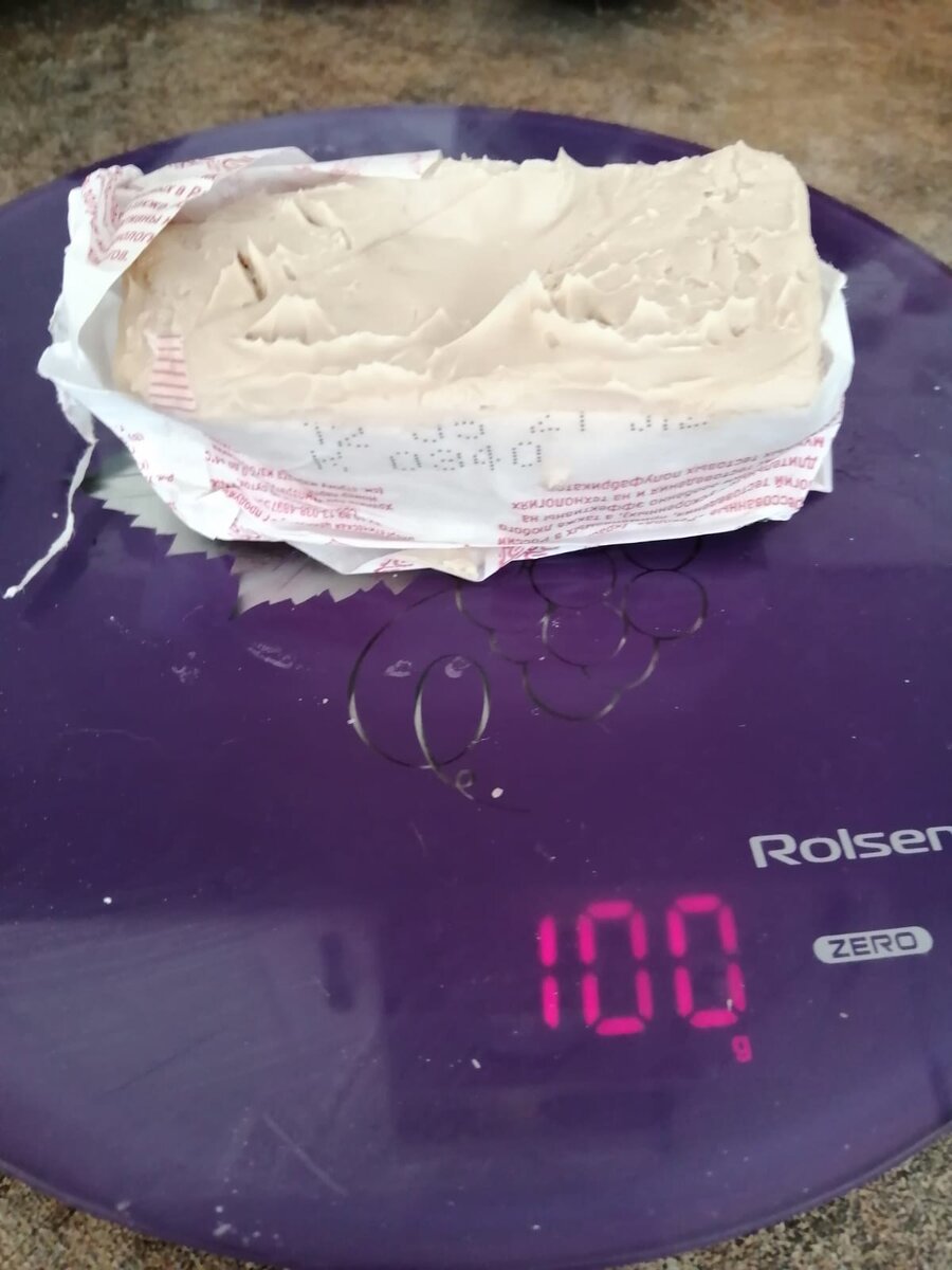 Можно брать и сухие дрожжи, но я предпочитаю живые