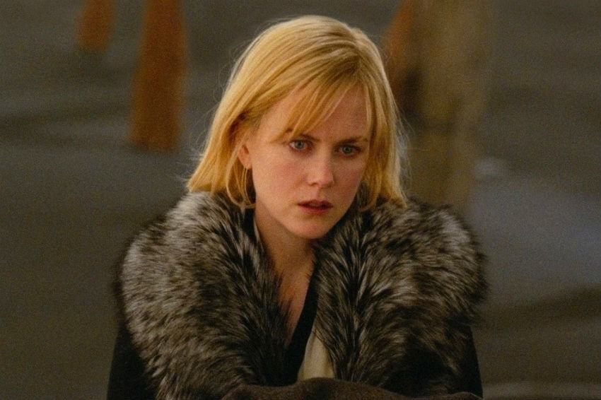 кадр из фильма Догвилль