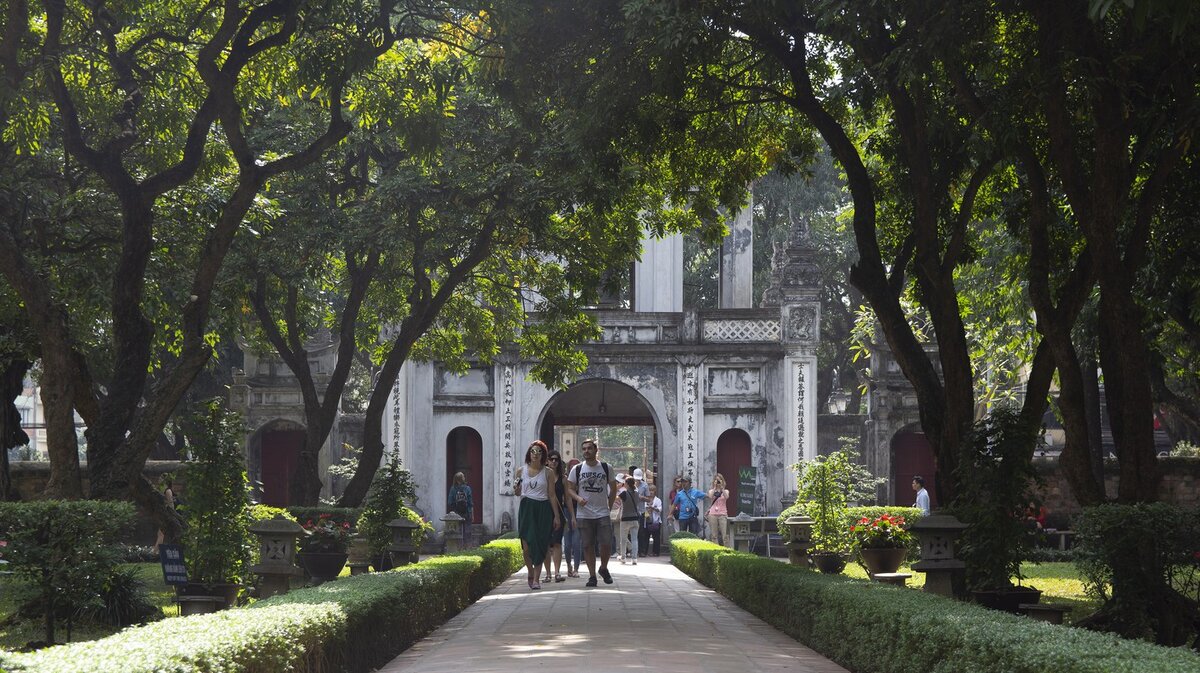 Один из дворов Храма.