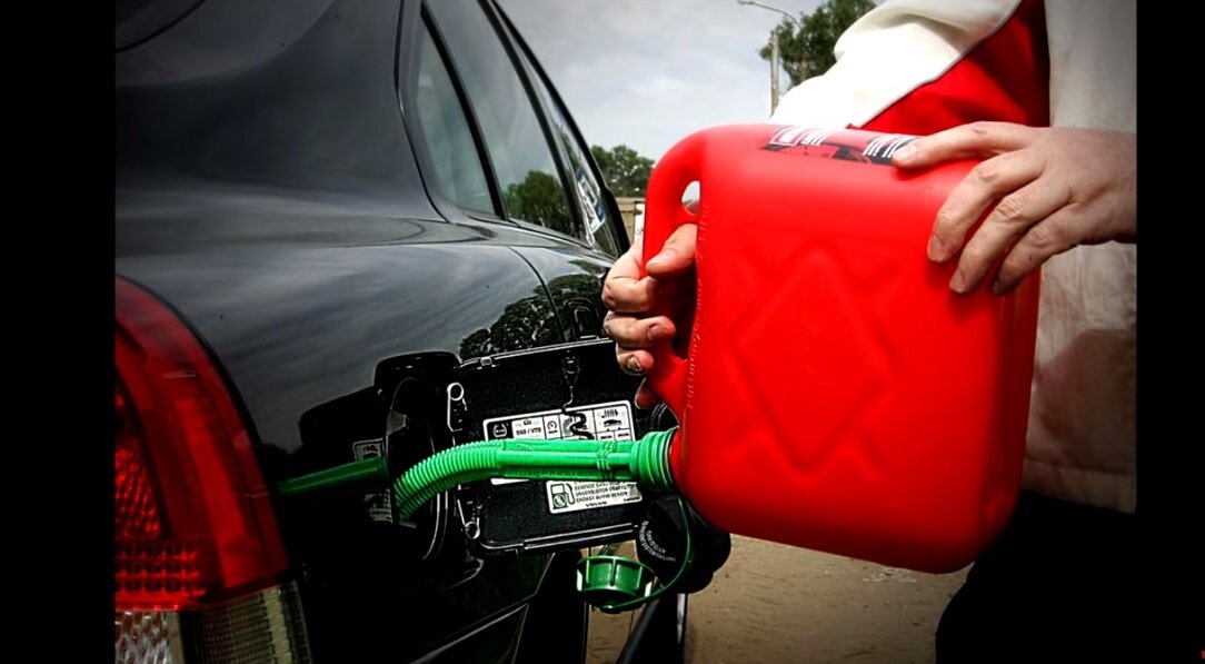 Помощь на дороге подвоз бензина