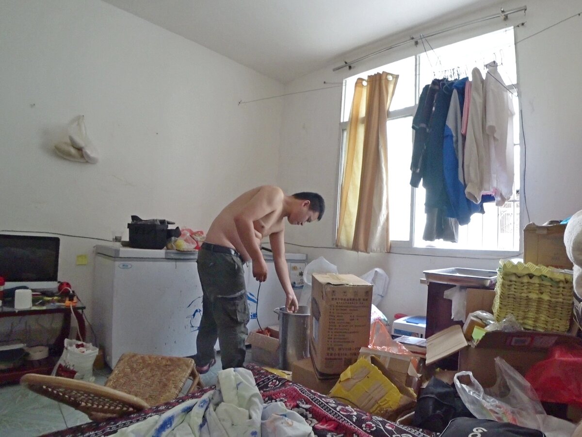 Процесс замешивания теста