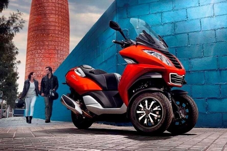 Французский Peugeot Metropolis — главный раздражитель итальянской Piaggio Group