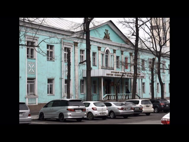 Здание Кыргыского государственного музыкального училища (современная фотография), здесь в 50-е годы учился Умар Бексултанов. 
