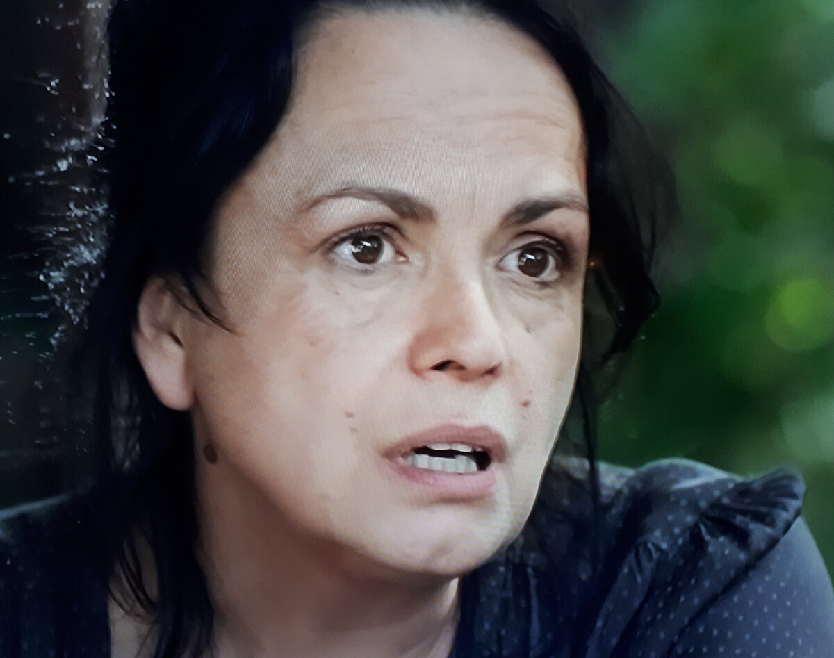 Потерпевшая сидела расстроенная