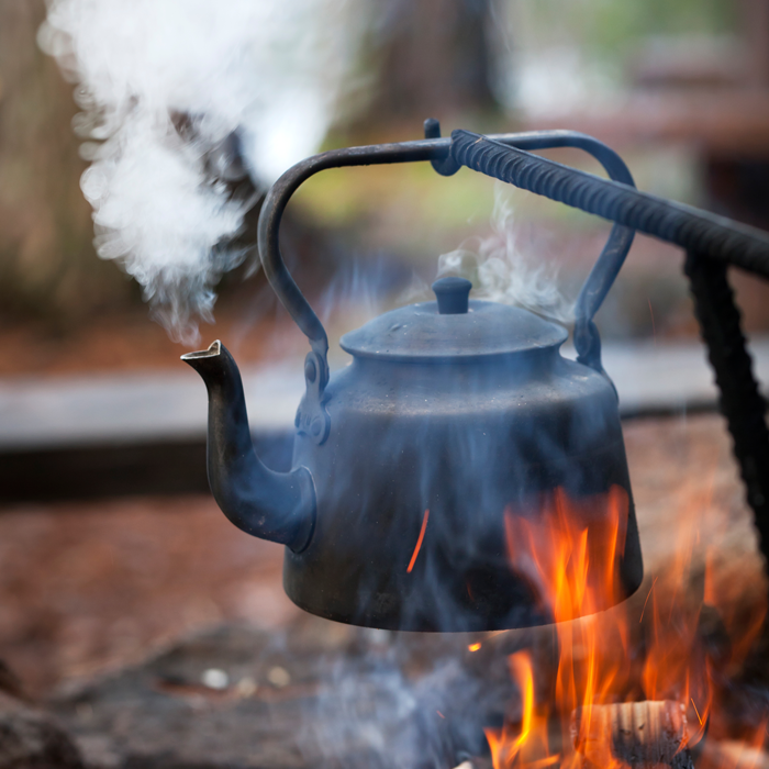 Фотография для иллюстрации взята с сайта https://www.bhphotovideo.com/explora/outdoors/tips-and-solutions/morning-grind-camp-coffee