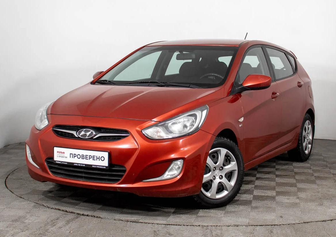 Hyundai Solaris первого поколения был очень популярен.  Но стоит ли связываться с ним сейчас?