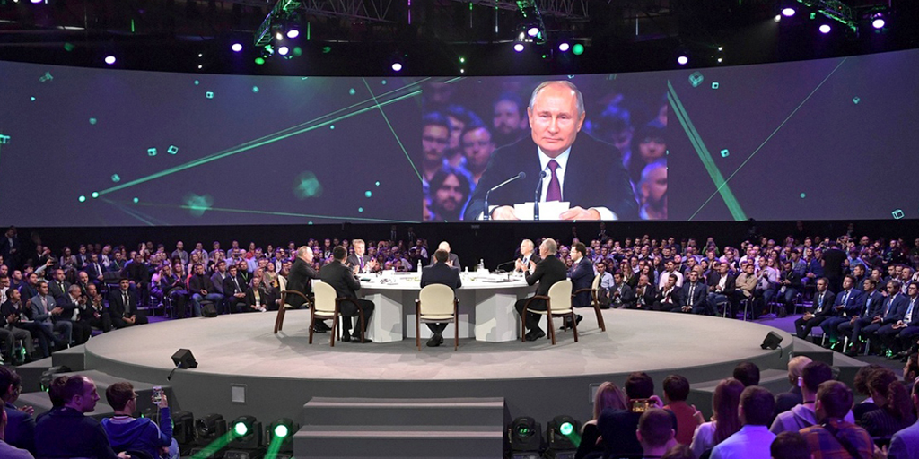 Президент России Владимир Путин на международной конференции по искусственному интеллекту и анализу данных Artificial Intelligence Journey 2021 