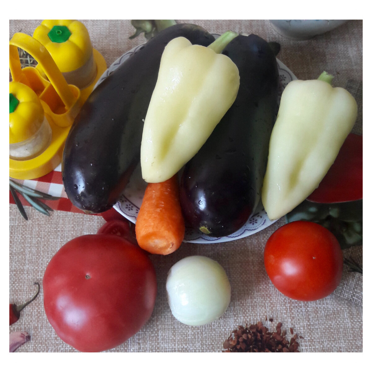 Ингредиенты к блюду: баклажаны по-турецки