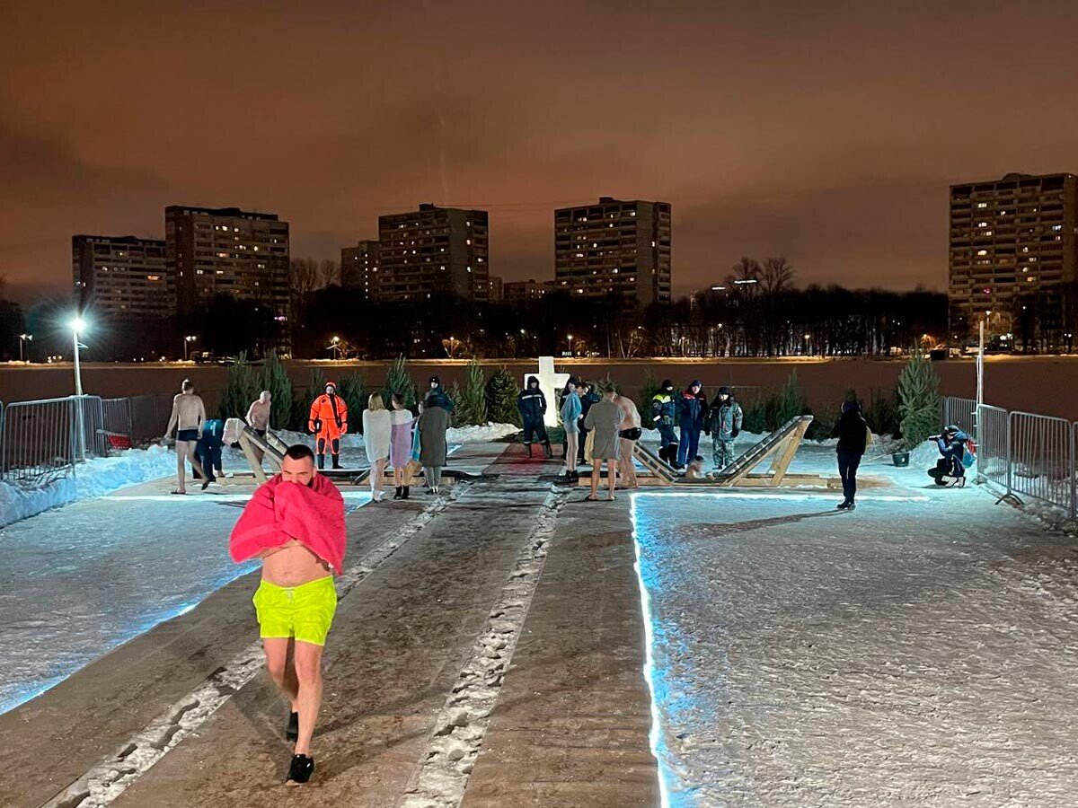 Прорубь на Головинском пруду, Москва. Личный архив