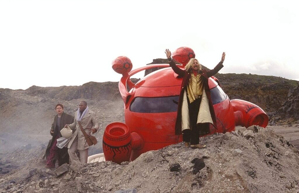 Кадр из фильма «Автостопом по галактике»