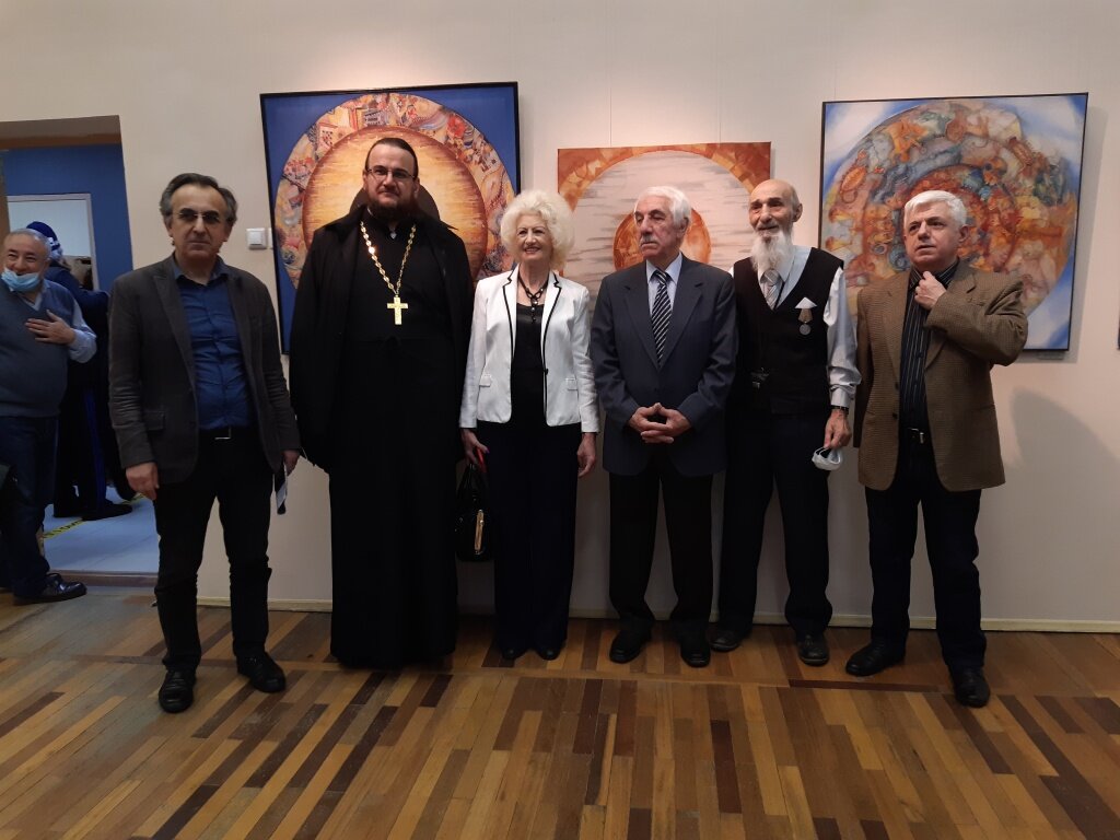 В Твери открылась выставка Армена Бабаева «Притяжение земли»