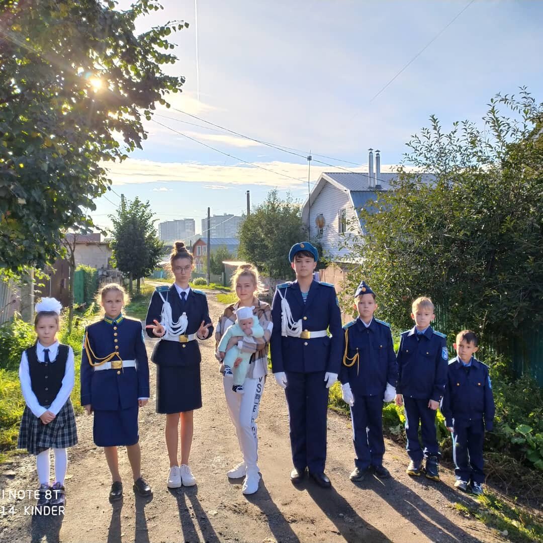 Кадеты🙌👊 Да вот только я не смогла отдать их в Корпус, где домой отпускают лишь на выходные. ..Поэтому мои учатся на базе обычных школ (так получилось, что в разных). 11 сентября 2021