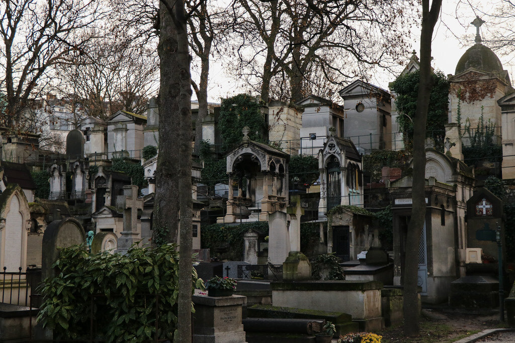 пер лашез париж. кладбище пер-лашез (père lachaise), франция, париж. могилы пер лашез. часовня пер лашез. перу кладбище.