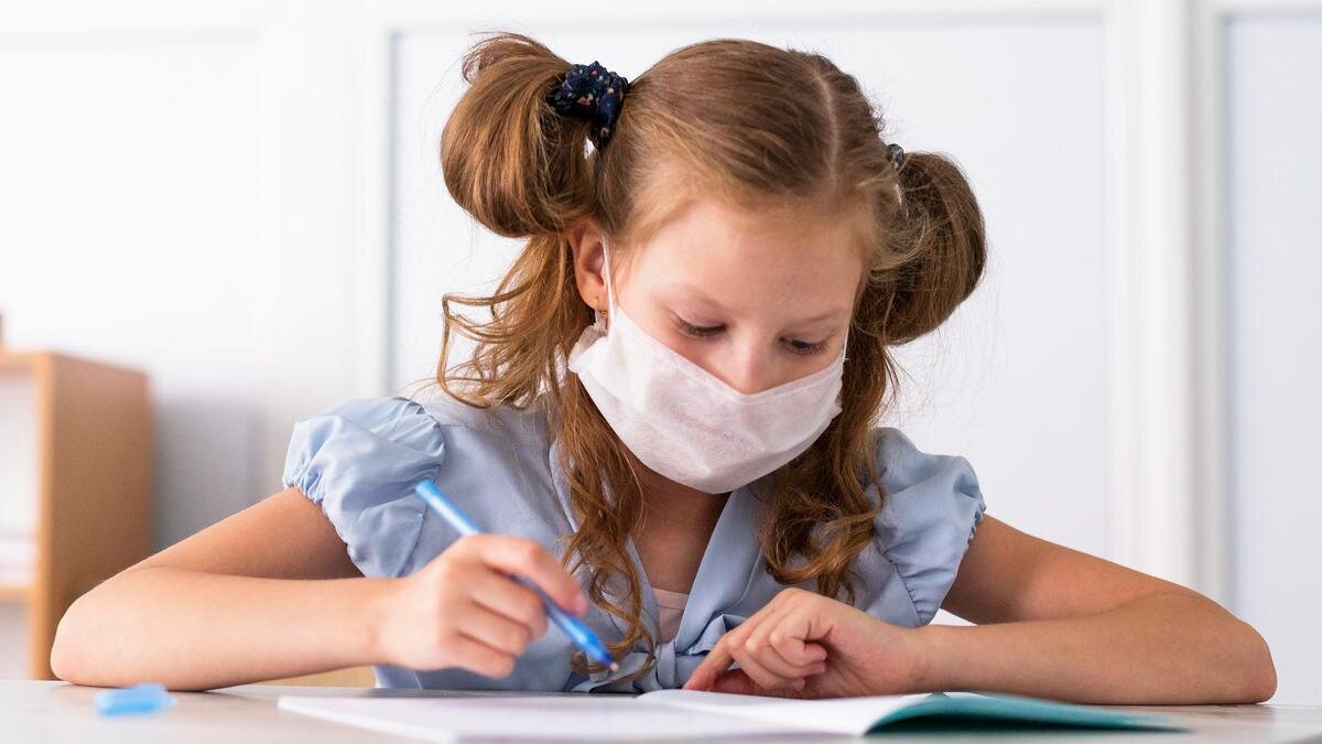 Министерство здравоохранения опубликовало рекомендации для школ и учащихся. Фото: freepik.com
