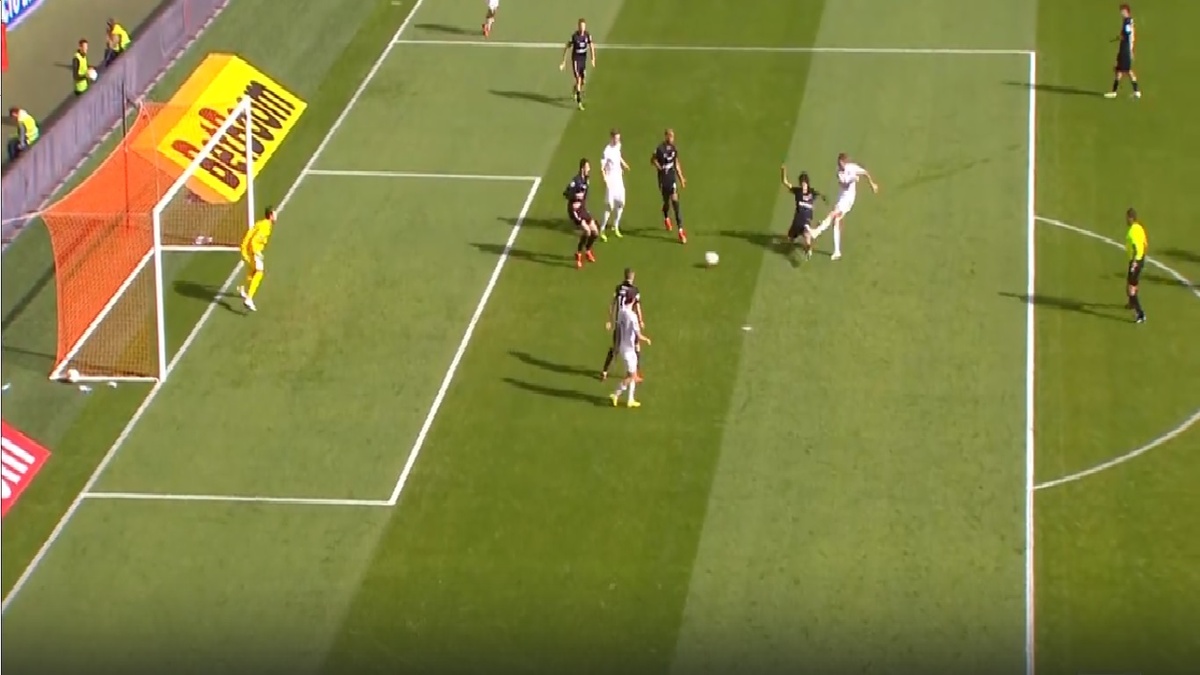 Харин открывает счет