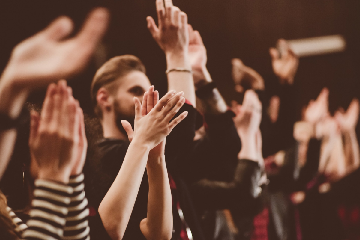 слава успех. картины с изображением зрителей в театре. клакер. клакеры кто это. зрители театра 19 века.