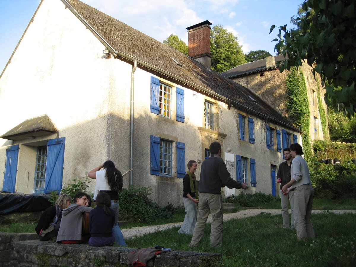 Здесь мы жили таким составом.