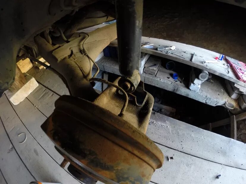 Задняя стойка ваз 2112