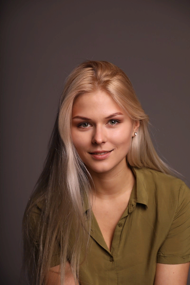 Настя из молодежки