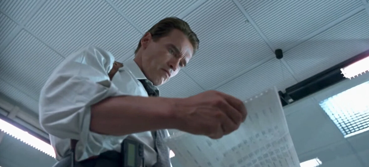 Арнольд Шварценеггер. Кадр из кинофильма "Правдивая ложь", 1994 г., режиссер Джеймс Кэмерон, сценаристы Клод Зиди, Симон Микаэль, Дидье Каминка, композитор Брэд Фидель. Скриншот кадра для иллюстрации