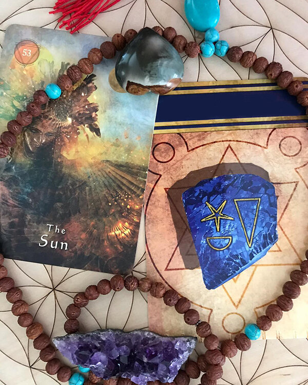 Нет ничего хуже, чем упустить шанс, который мог бы изменить твою жизнь. Следуй своей дорогой, и пусть люди говорят всё что угодно. (Данте Алигьери)