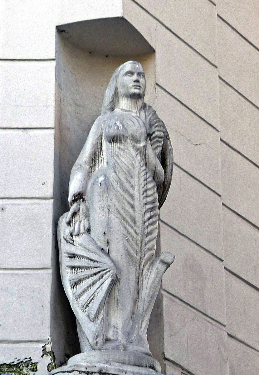 Статуя святой Екатерины, Париж. Фото из открытых источников