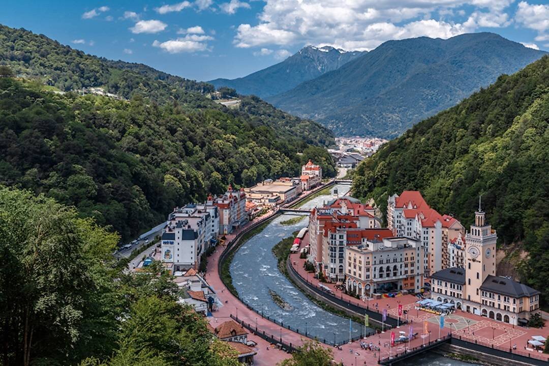 Красная поляна  https://ekskursii-v-sochi.ru/krasnaya-polyana-roza-hutor/