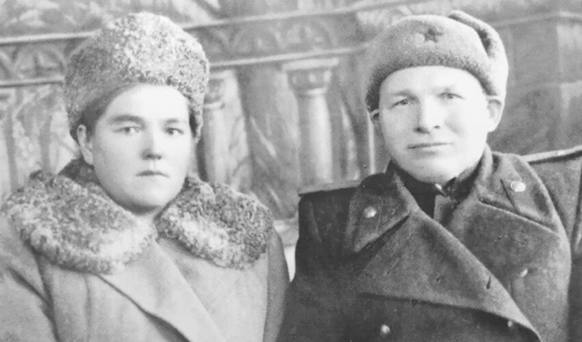 Первые врачи в поселке Эхаби Охинского района — супруги Богатыревы. Проработали здесь с 1939 по 1946 год. В дни войны выходили на вызовы в самые отдаленные участки района