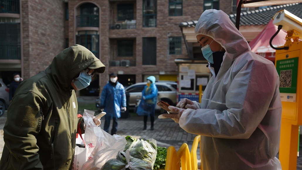  Вирус SARS-CoV-2 распространился по всему Ухану с конца лета 2019 года, по данным исследователей из Гарвардского университета, на основе анализа спутниковых снимков парковок в больницах. Китай протестует, и на этот раз у него есть относительно веские причины. Широко разрекламированное исследование не дает убедительных доказательств.