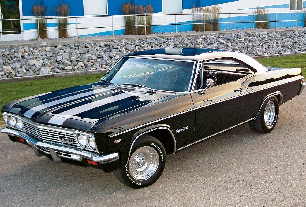 Модель 1967-ого впервые в истории Импалы получила полностью пружинную подвеску, что в общем то не характерно для американских автомобилей тех лет, когда сзади на американки устанавливались рессоры, рама из X-образной превратилась в более массивную периферийную.

Технические характеристики Chevrolet Impala 1967: