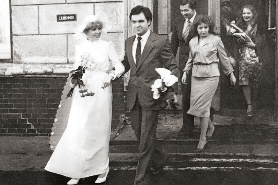 Свадебные платья 90-х, 80-х, 70-х годов в СССР и за рубежом, фото