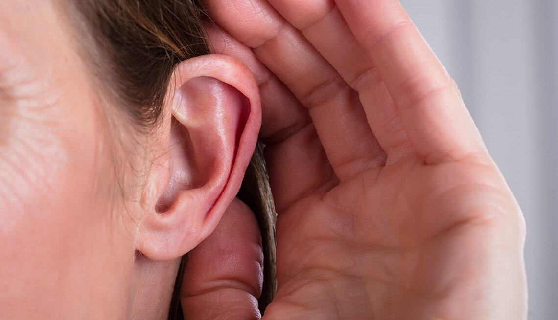 Почему закладывает уши и может ли это быть опасно