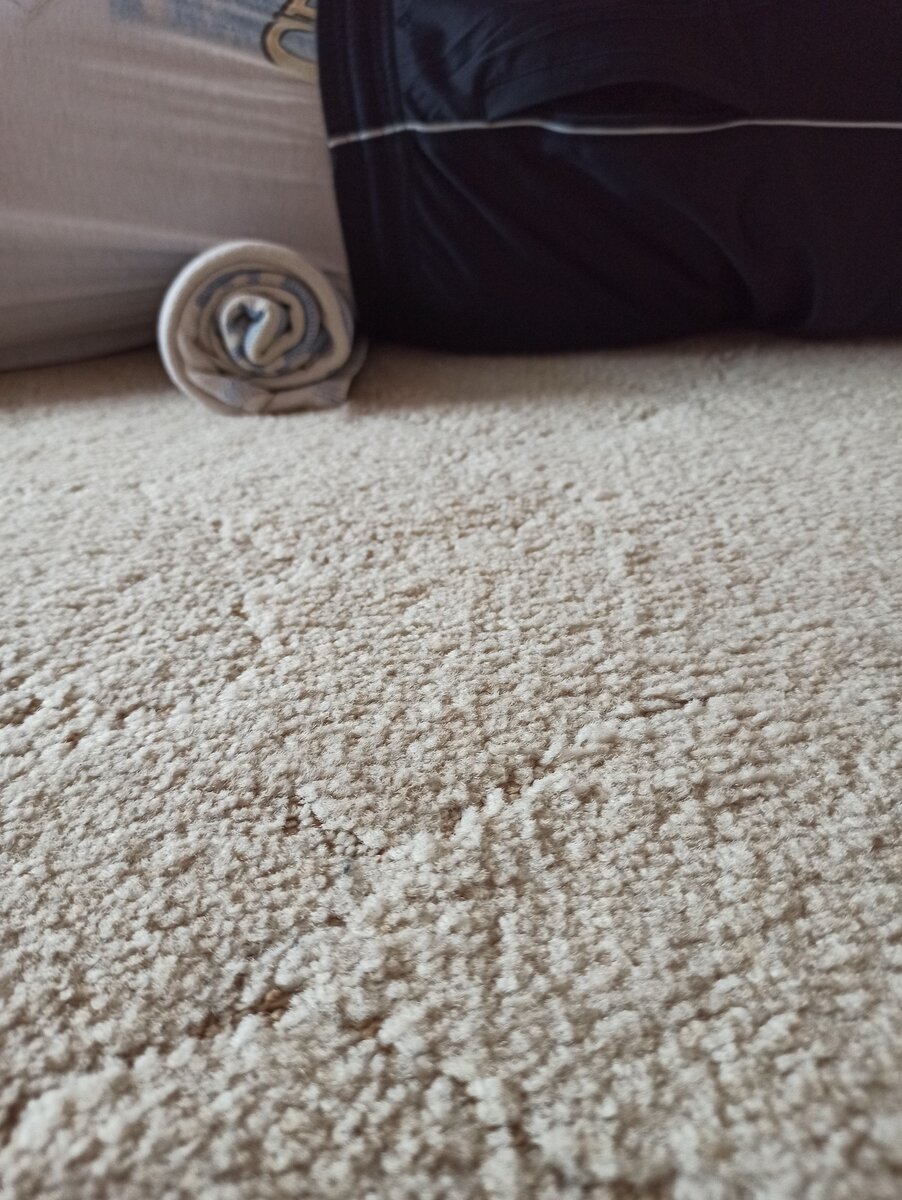 Валик по поясницей на уровне пупка