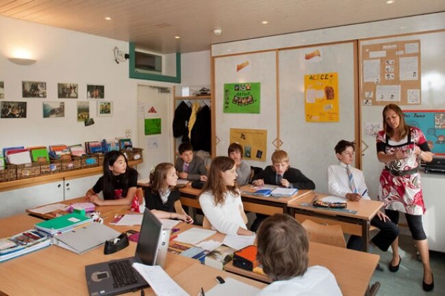 школы в Швейцарии и Финляндии