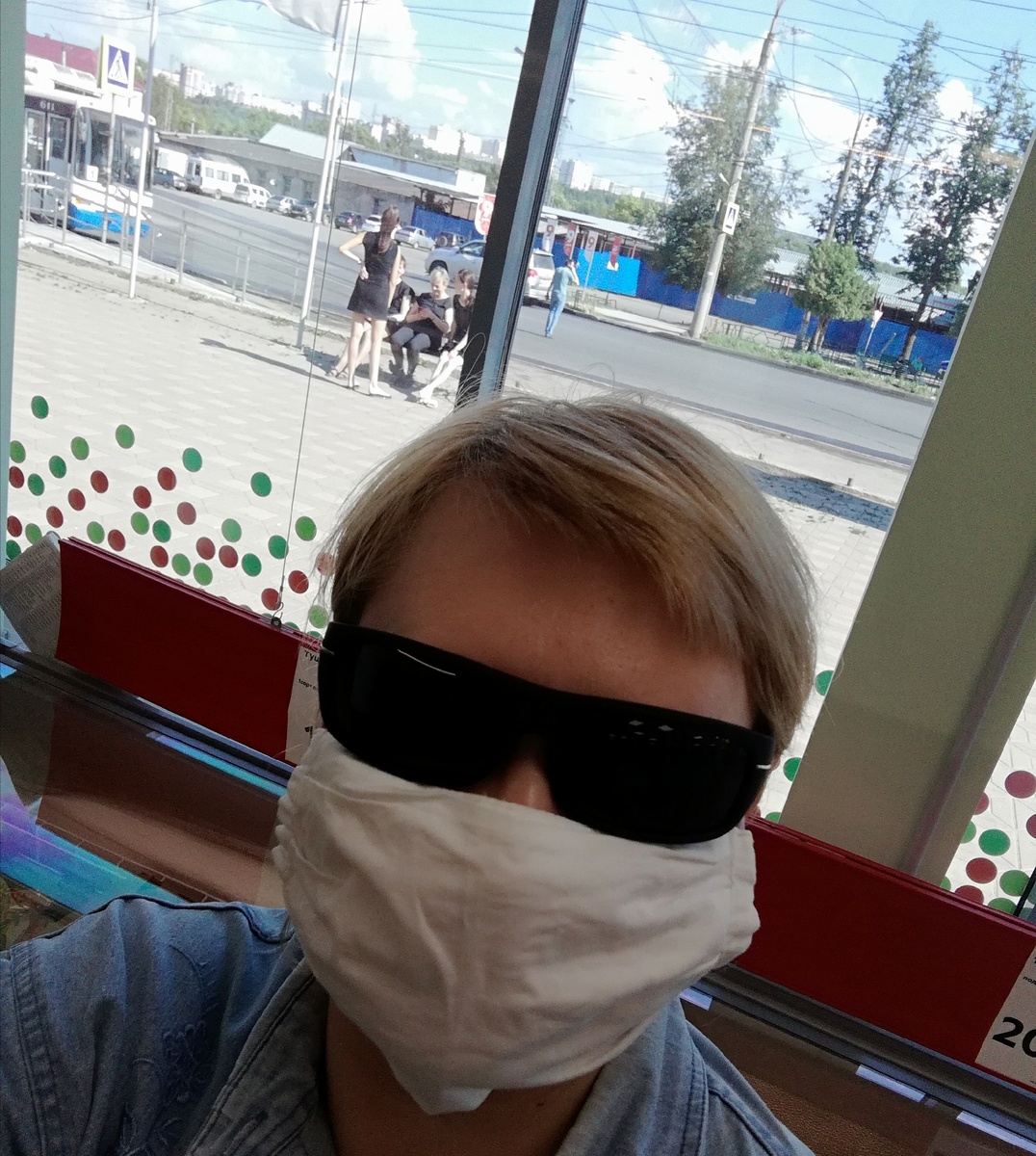 Маску не глажу. Стираю часто и на полотенчик сушить.  