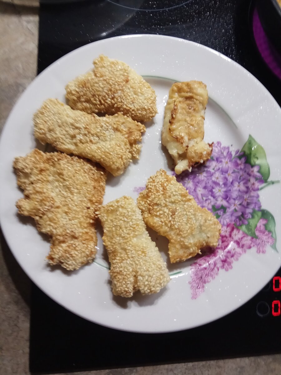 Жарим до появления  светло- коричневой корочки с двух сторон.